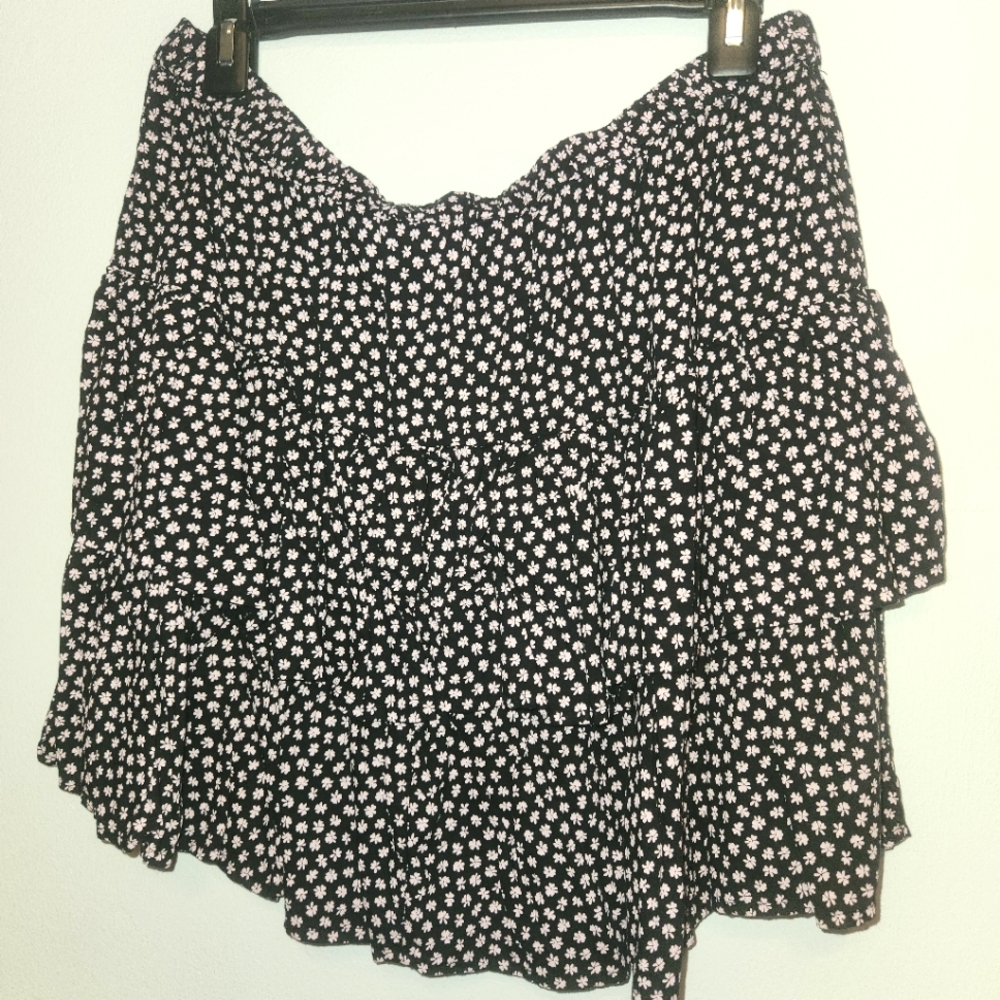 SO Brand Ruffled Mini Skirt with Flowers